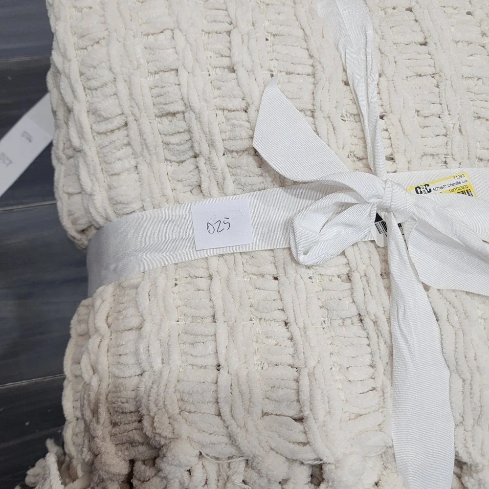 J&M Home Fashions Luxury Chenille Throw with Tassels Thick Loose Knit Cream‎